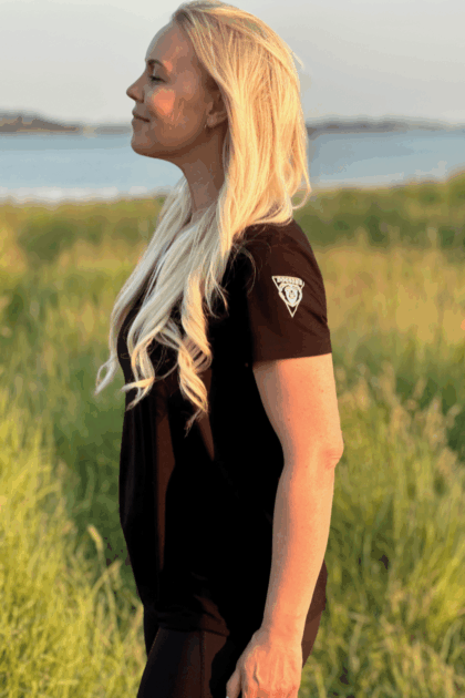 Bamboo tshirts black woman from the side